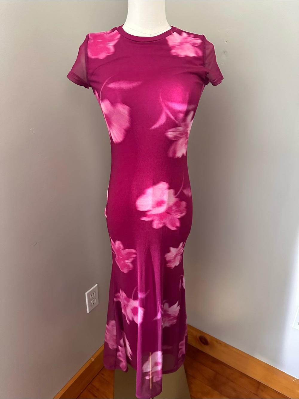 NWT See You Monday Burgundy Floral Dress - Picture 1 of 13